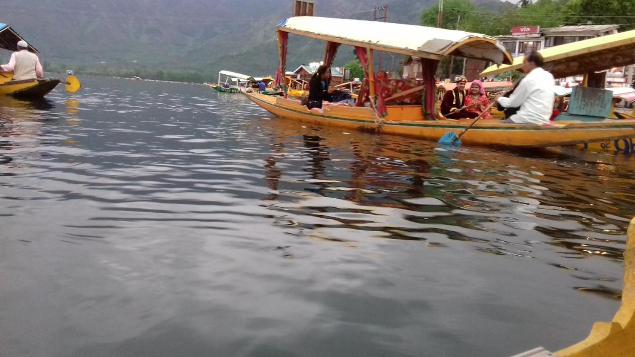 Houseboat Zaindari Palace Srīnagar エクステリア 写真