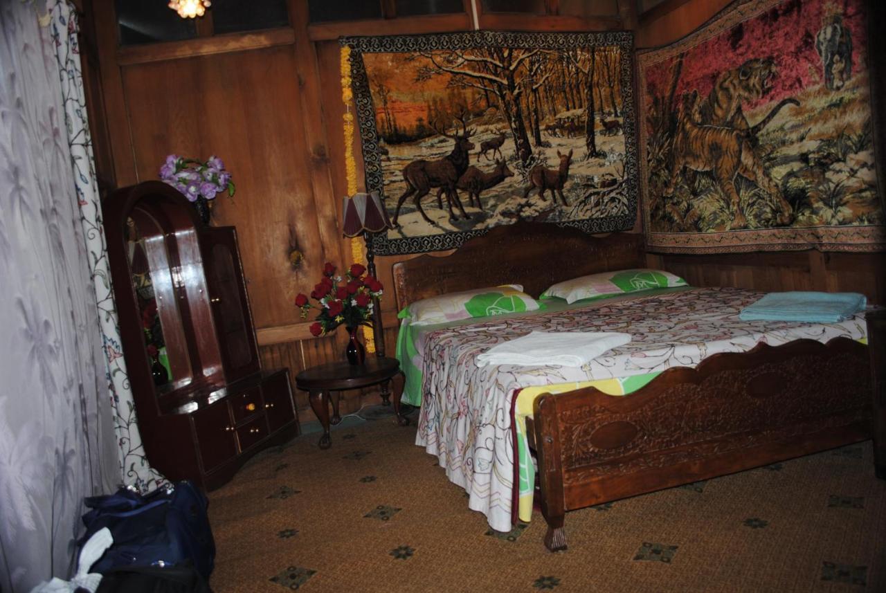 Houseboat Zaindari Palace Srīnagar エクステリア 写真