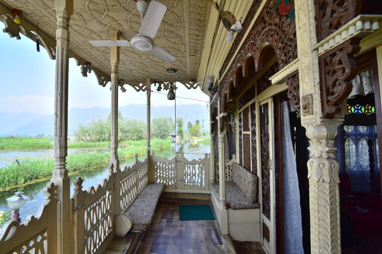 Houseboat Zaindari Palace Srīnagar エクステリア 写真