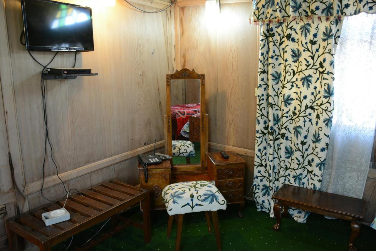 Houseboat Zaindari Palace Srīnagar エクステリア 写真