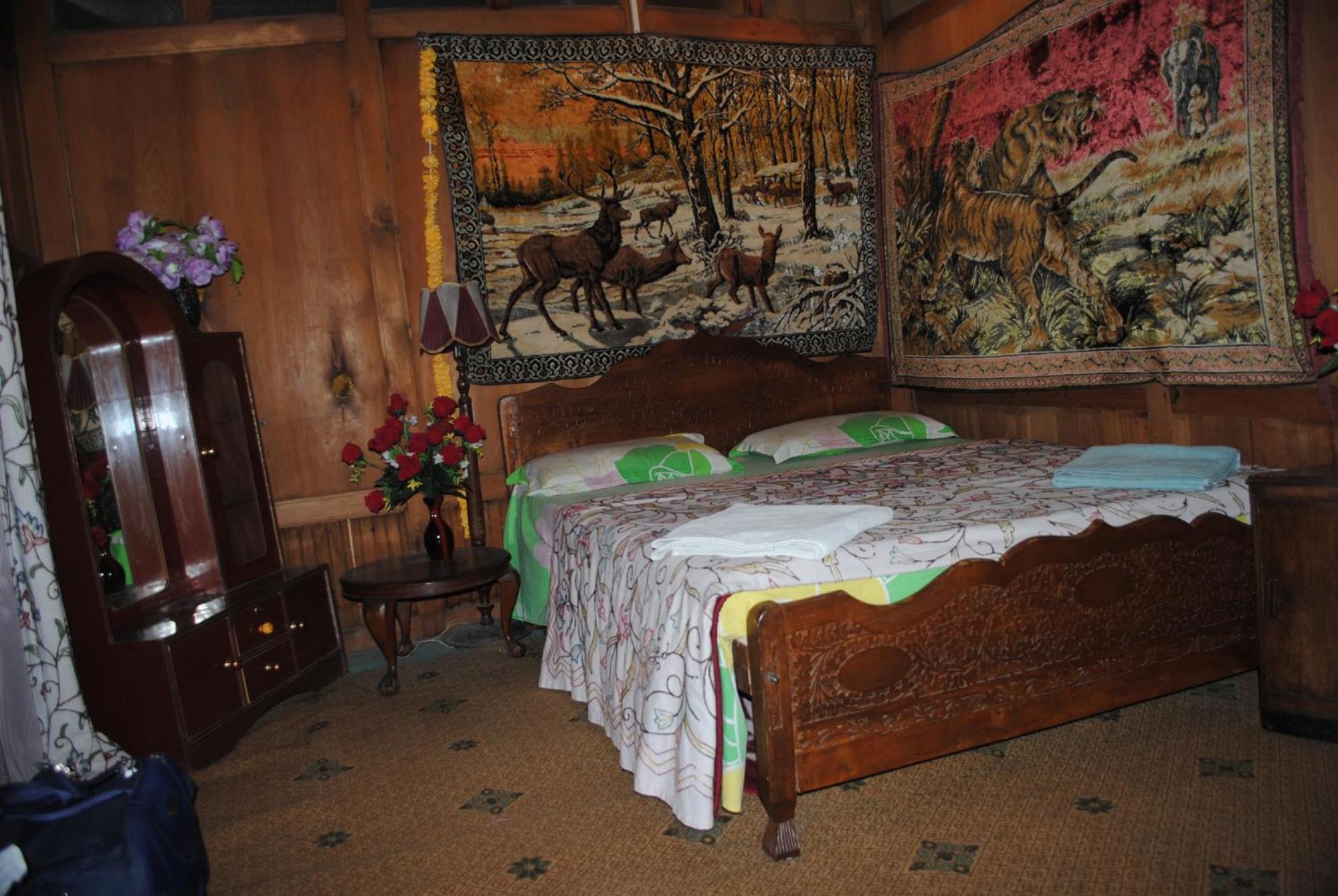 Houseboat Zaindari Palace Srīnagar エクステリア 写真