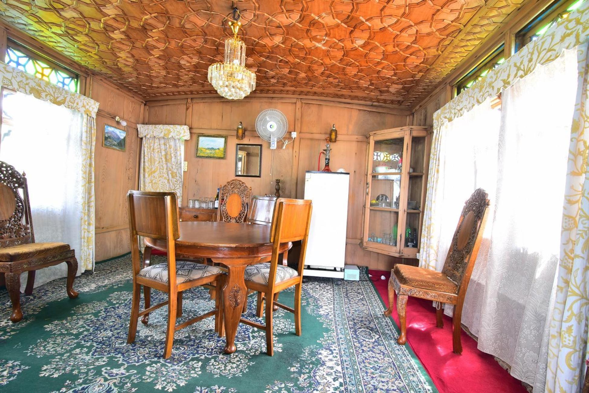 Houseboat Zaindari Palace Srīnagar エクステリア 写真