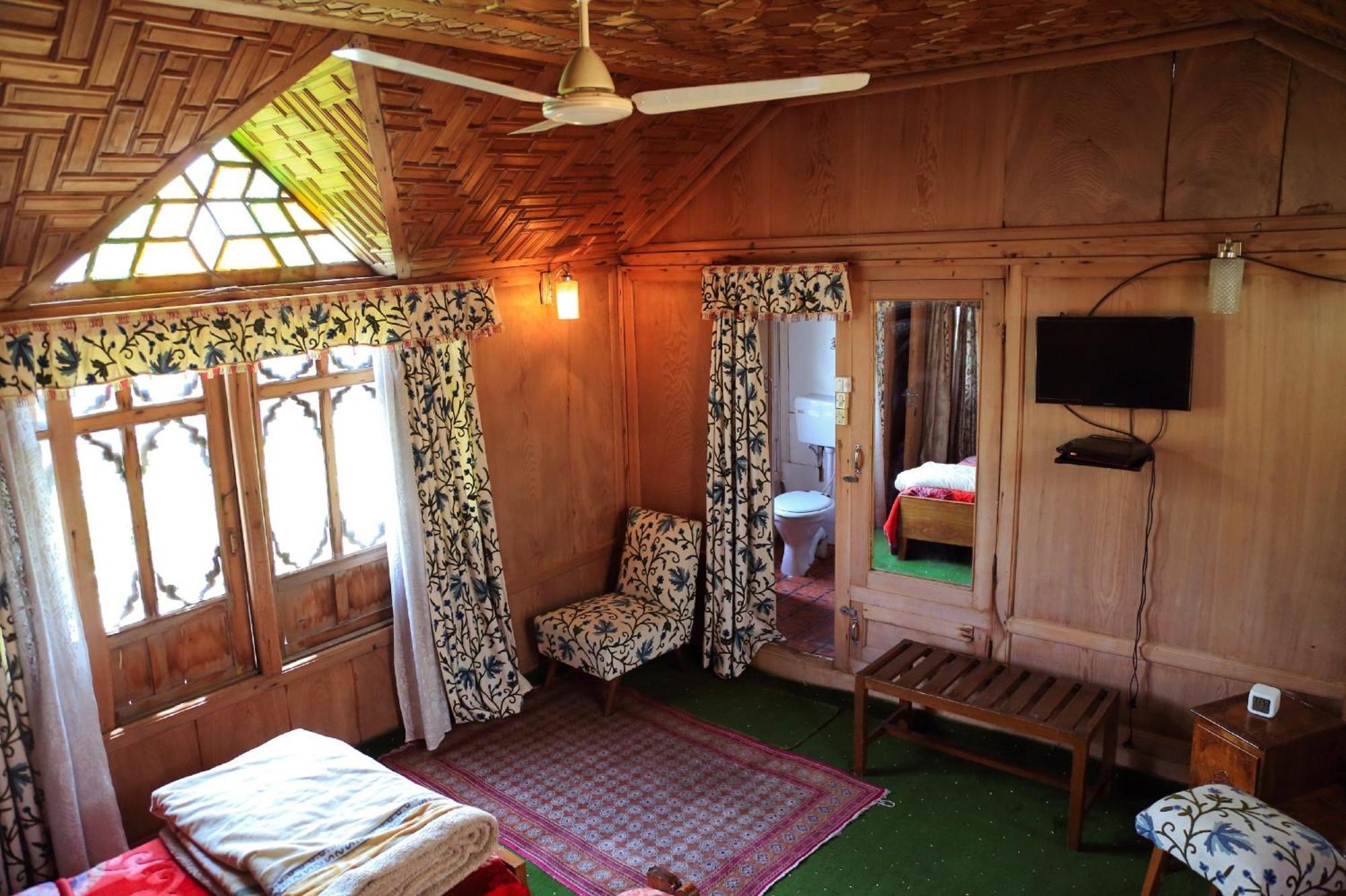 Houseboat Zaindari Palace Srīnagar エクステリア 写真