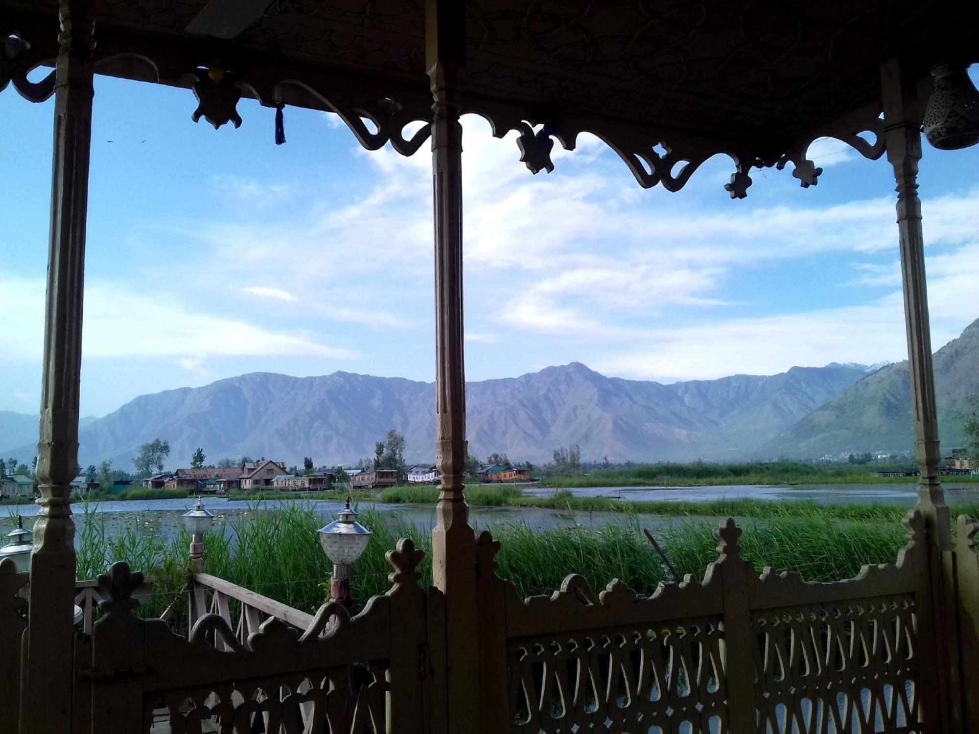 Houseboat Zaindari Palace Srīnagar エクステリア 写真