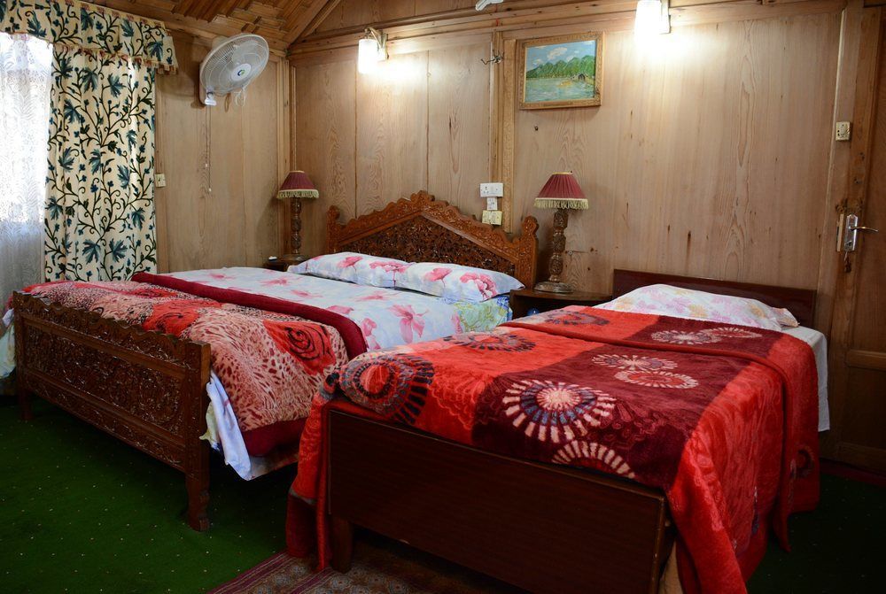 Houseboat Zaindari Palace Srīnagar エクステリア 写真
