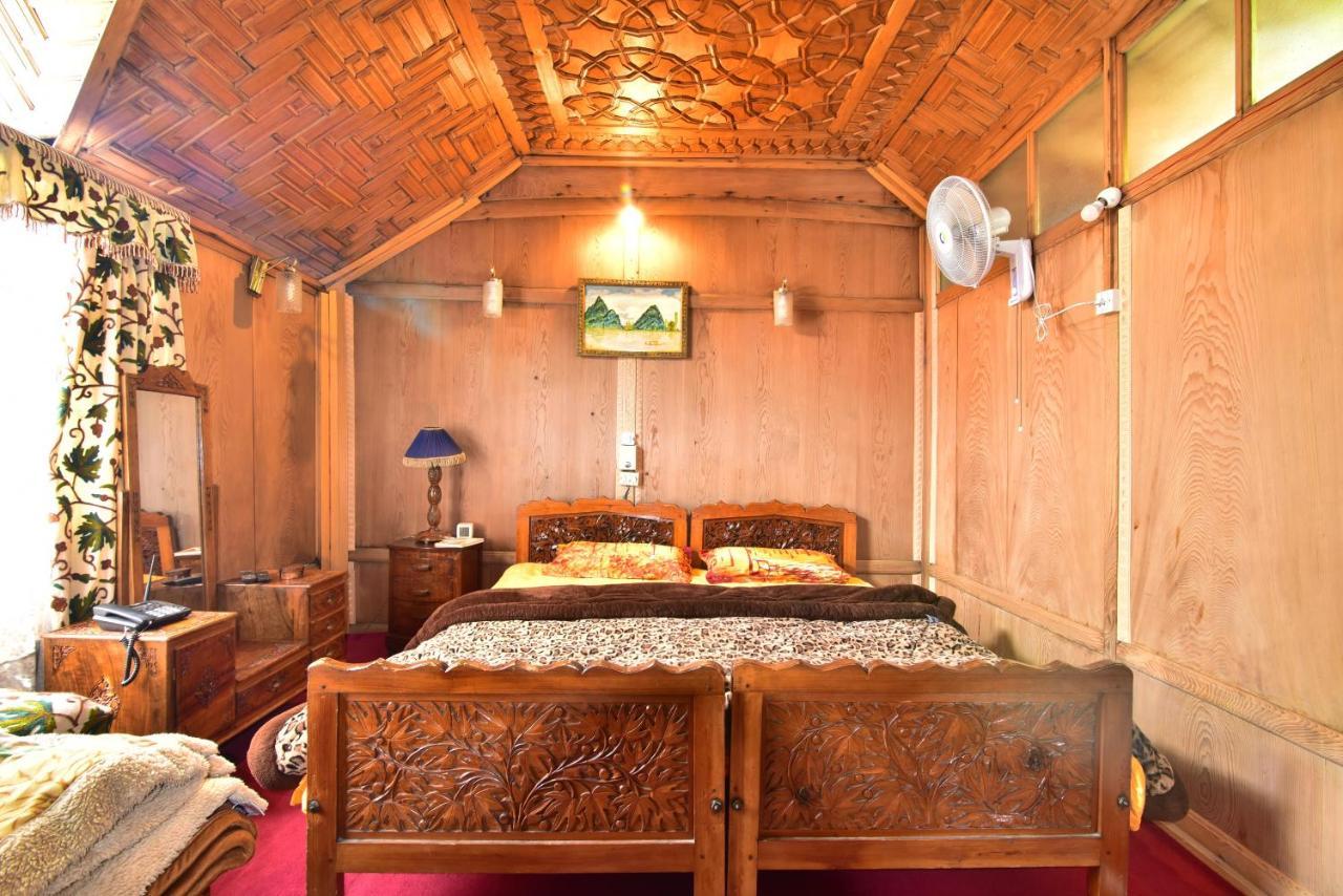 Houseboat Zaindari Palace Srīnagar エクステリア 写真