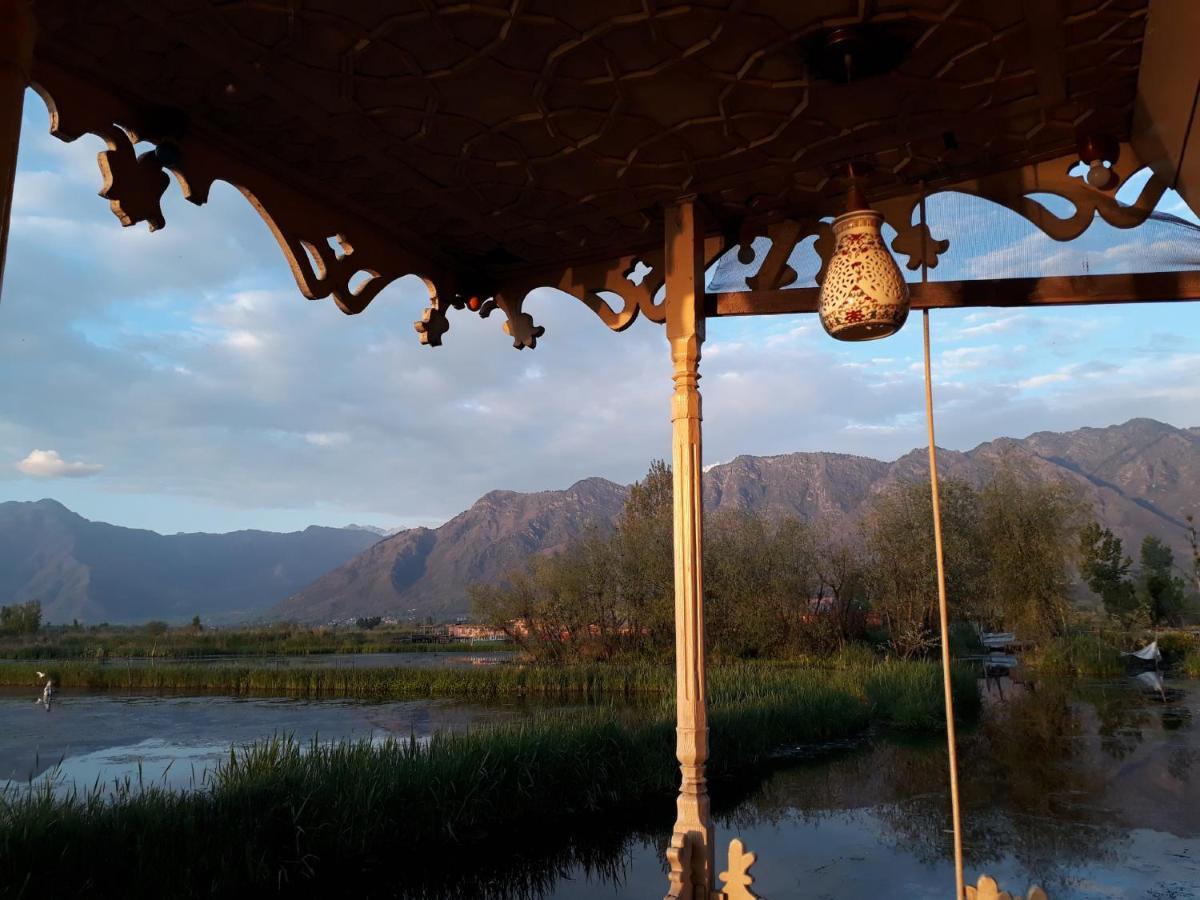 Houseboat Zaindari Palace Srīnagar エクステリア 写真