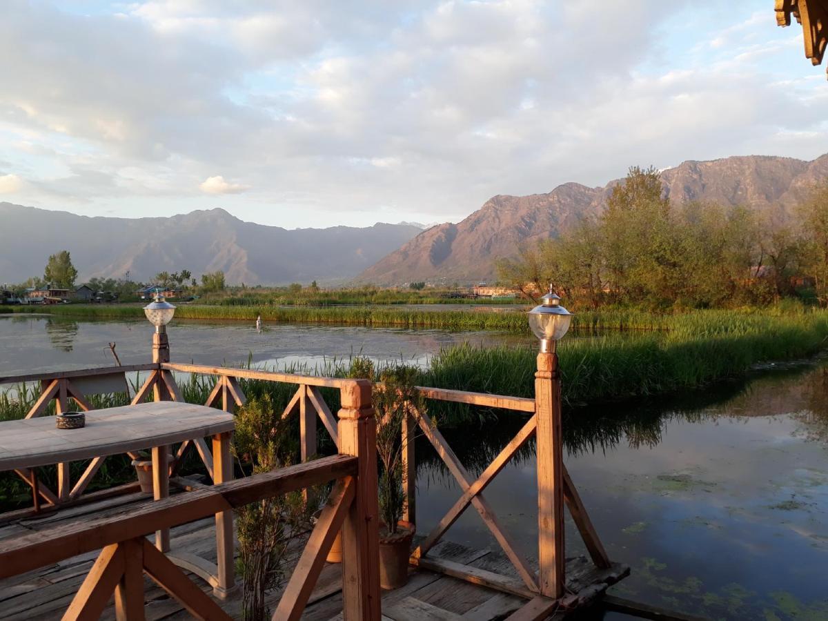Houseboat Zaindari Palace Srīnagar エクステリア 写真
