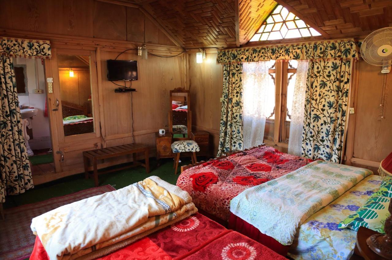 Houseboat Zaindari Palace Srīnagar エクステリア 写真